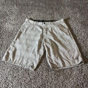 Travis Mathew Shorts Mens 34 Plaid Golf Breathable Outdoors
